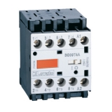 11BGP0910A048 Миниконтактор 3-х полюсный (AC3) = 9A, + вспомогательный контакт 1НО, катушка управления 48VAC, контакт под пайку на печатной плате