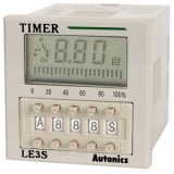 LE3SA Цифровой таймер, LCD дисплей с подсветкой, 48х48x74мм, 3 разряда, механ. уставка, 1 выход - контакт с задержкой 2 сек (2НО+2НЗ, 5А, 250VAC), питание 24-220VAC. функция - задержка включения