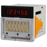 FM6M-1P4 Счетчик прямого и обратного счета: 6ти разрядный, механическая уставка, корпус Ш72×В72мм, управляющие выходы: релейный (CO - 3A 250VAC) + ТТР (NPN - 100mA 30VDC), входной сигнал на выбор PNP/NPN, питание 100…240VAC, IP20 (передняя панель)